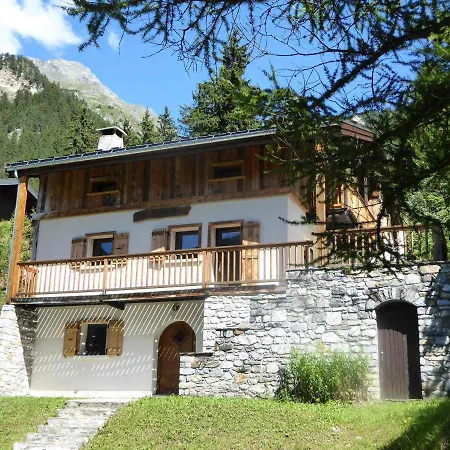 Spacieux Et Calme, 6 Pieces Pour 12 Pers, Proche Pistes Et Commerces, Charme Authentique - Fr-1-464-11 *